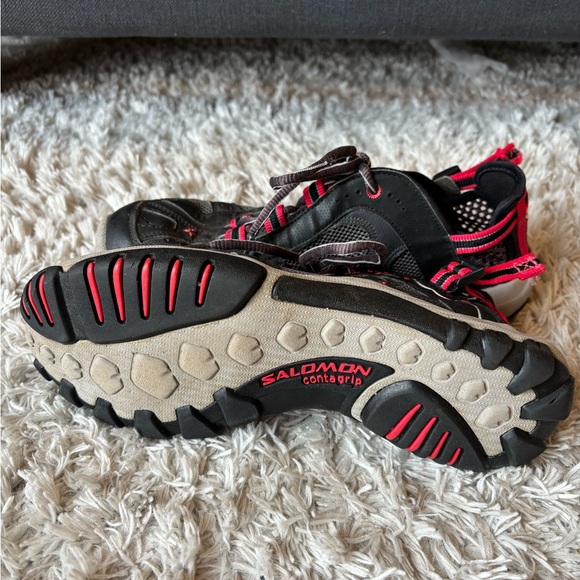 SALOMON. Black and red water shoes. Contra grip bottoms, size 7.5 - Picture 3 of 3